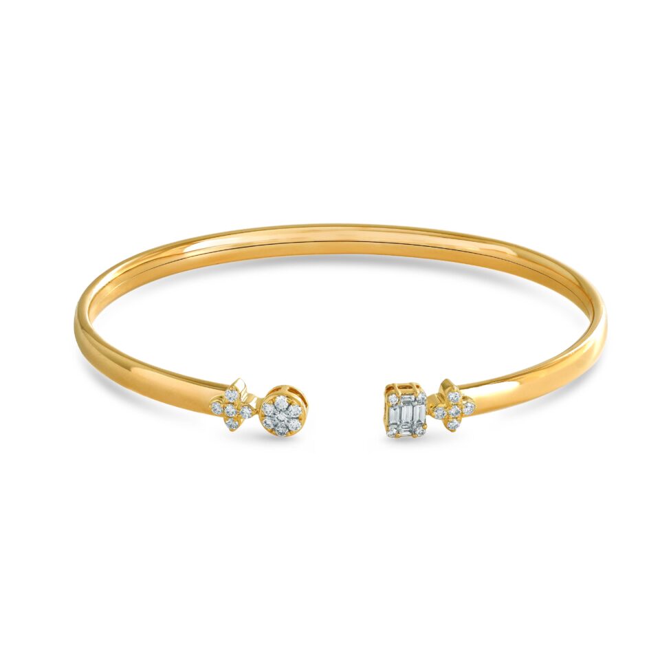 Diamond Bangle of 18K Yellow Gold