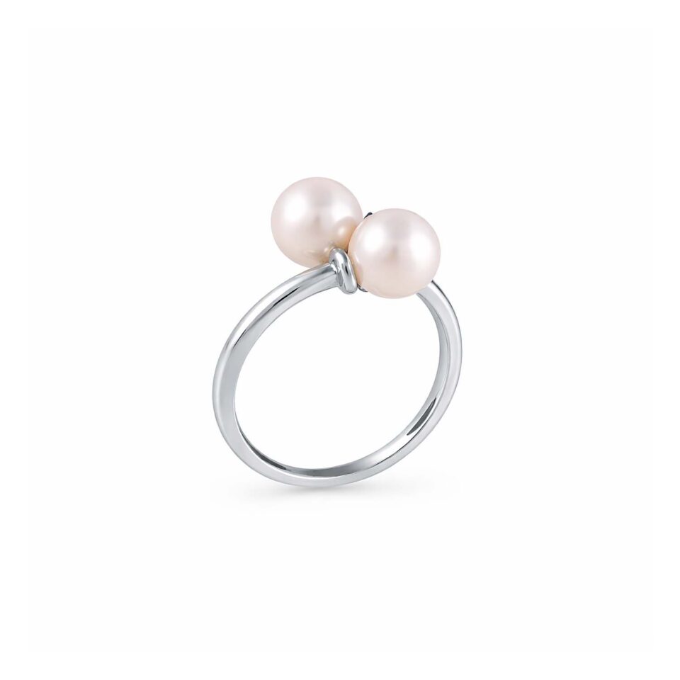 Pearl Ring of White Gold